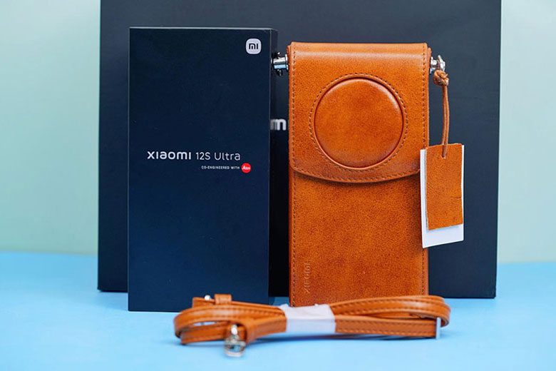 Кожаный чехол для Xiaomi 12S Ultra не менее популярен, чем сам смартфон