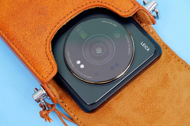 Кожаный чехол для Xiaomi 12S Ultra не менее популярен, чем сам смартфон